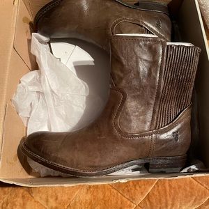 Brand New FRYE Melissa Scrunch Short Booties